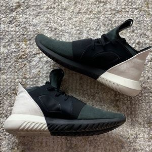 Adidas Tubular Defiant Sneaker
